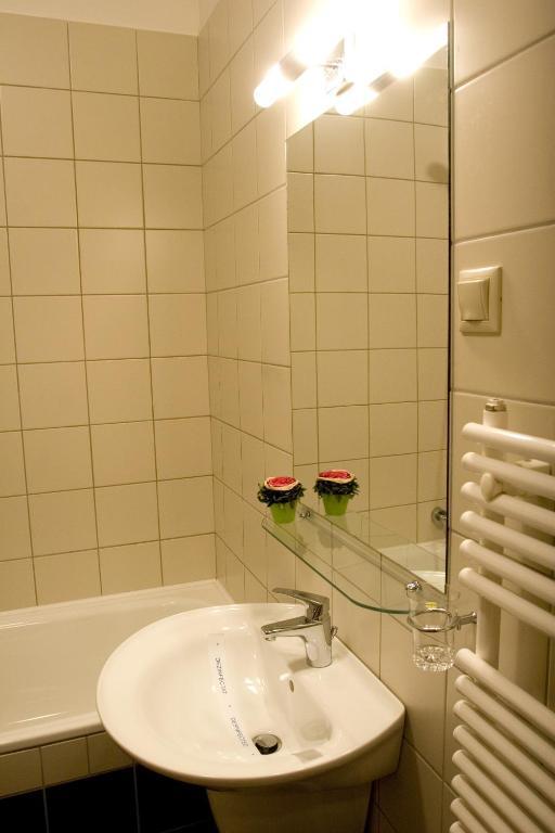 Hotel - Restaurant Gonduzo Odorheiu Secuiesc Zimmer foto